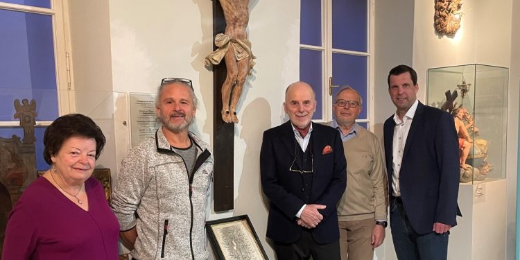 Kruzifix landete nach 200 Jahren Irrfahrt im Kammerhof Museum