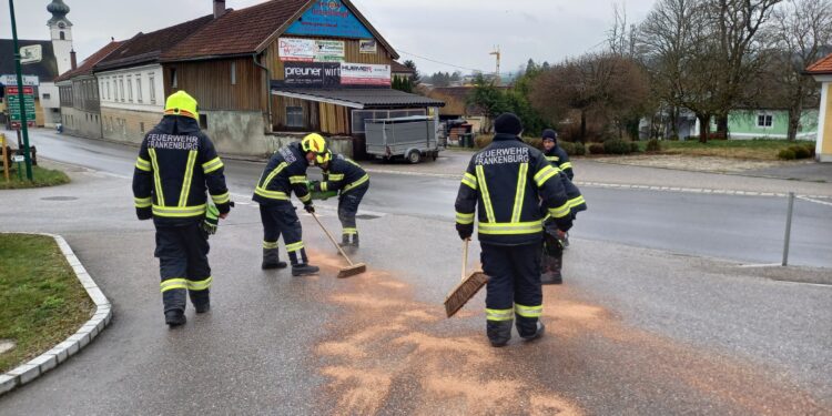 2 Kilometer lange Ölspur