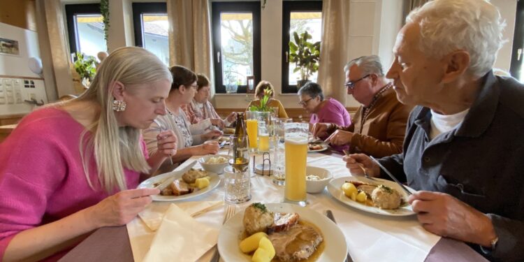 Klimaschonend mit dem Bratlzug zum Wandern