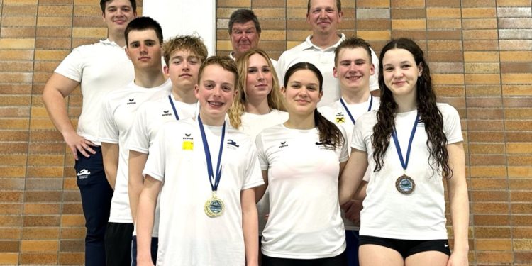 Vöcklabrucker Schwimmer sprinten in Linz zu Medaillenregen & Bestzeiten