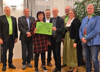 Siedlerverein Seewalchen spendet 3000 Euro ans „Elisabethstüberl“