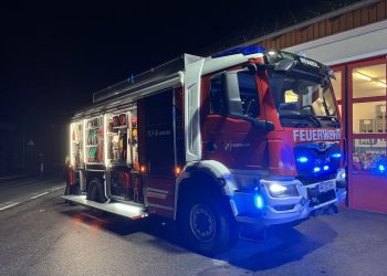 FF Pfandl stellt neues Tanklöschfahrzeug in Dienst