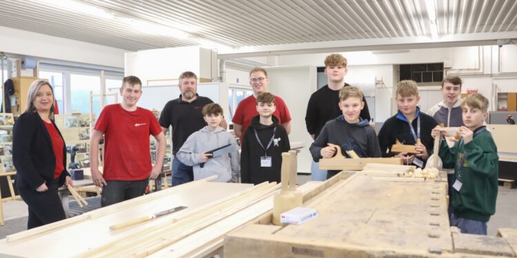 200 Schüler:innen tourten durch das Almtal – Job Rallye Almtal bot Einblicke