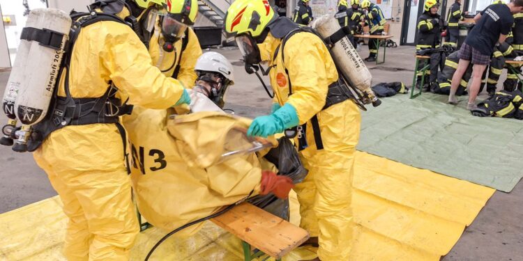 FF Bad Goisern: Einsatzübung Gefahrgutaustritt