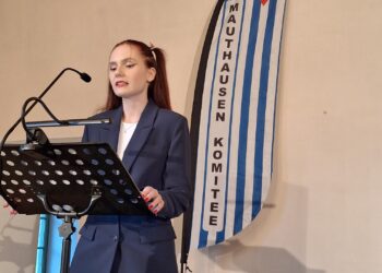 „Erinnern gegen das Vergessen“ – Beeindruckende Ausstellungseröffnung in Wolfsegg