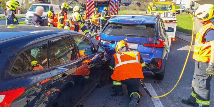 Großer Sachschaden bei Auffahr-Unfall