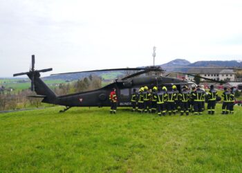 Lehrgang für Waldbrandbekämpfung mit Hubschrauberunterstützung des Bundesheers und der Polizei
