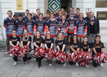 Meisterfeier der Eishockeymannschaft Cam4Dent Sharks im Rathaus Gmunden!