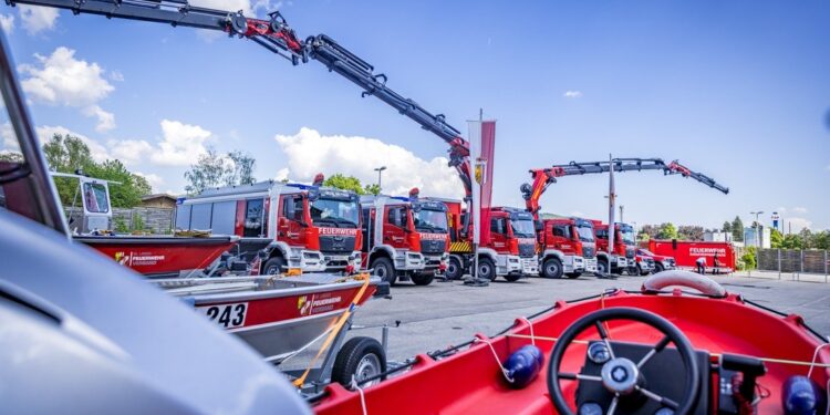 LRin Langer-Weninger: Einsatz-Power für Oberösterreich – 61 neue Einsatzfahrzeuge an Stützpunktfeuerwehren übergeben