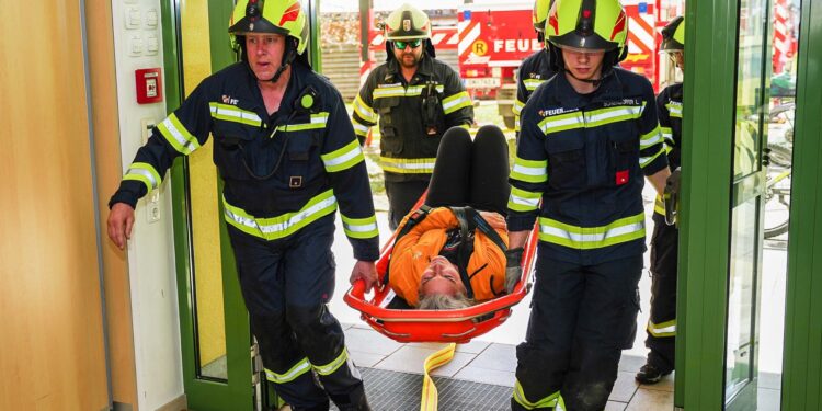 Feuerwehrübung im Goiserer Altenheim