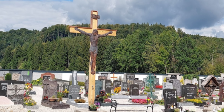 Umweltbewusstsein am Friedhof und hitzeverträgliche Grabgestaltung