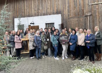 Frau in der Wirtschaft Gmunden unterwegs – „Vorchdorf-Roas“