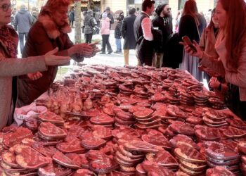 Die Liebe siegt immer – Liebstattsonntag am Rathausplatz und Esplanade Gmunden
