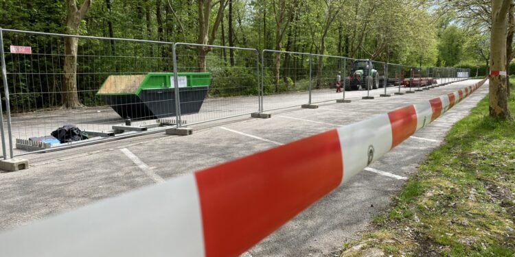 Startschuss für Toscana-Hotelbau: Rodungsarbeiten für Parkplatzflächen haben begonnen