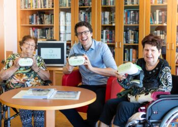 Pilotprojekt in OÖ: Freiwillige begleiten Menschen mit Behinderung auf virtuelle Reise