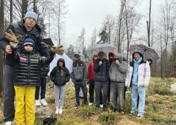 „Wurzeln für morgen – Schüler*innen pflanzen Hoffnung“ 