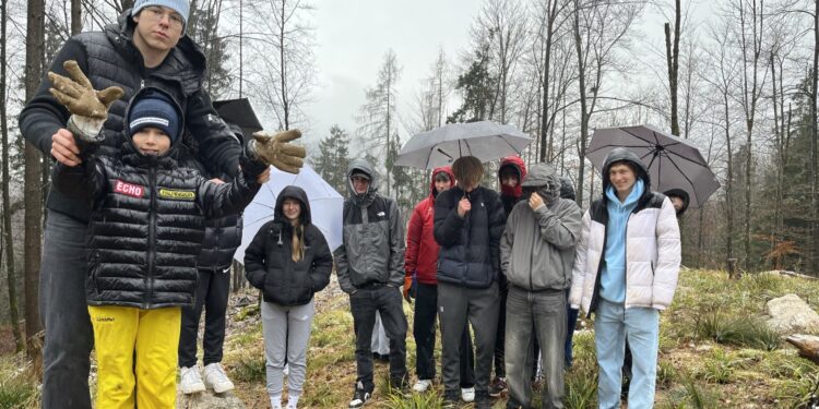 „Wurzeln für morgen – Schüler*innen pflanzen Hoffnung“ 