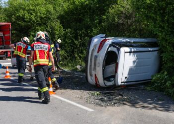 PKW-Lenkerin bei Ohlsdorf mit Fahrzeug von Straße abgekommen