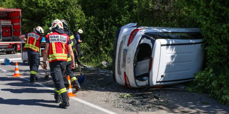 PKW-Lenkerin bei Ohlsdorf mit Fahrzeug von Straße abgekommen