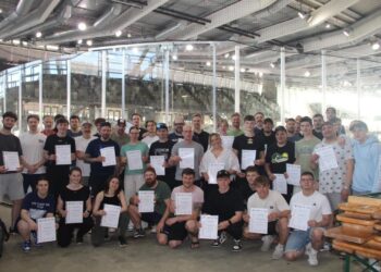 Eishockey Cam4Dent Sharks Gmunden – Weiterbildung „Ein Muss auf dem Weg nach oben“!