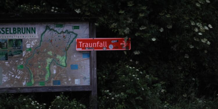 Große Polizeisuche nach Schussmeldung am Traunfall