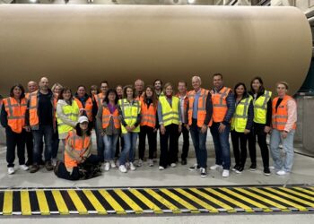 Berufskundliche Weiterbildung bei Heinzel Paper: AMS Gmunden zu Besuch in der Laakirchen Papier AG