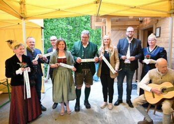 Feierliche Eröffnung des Handwerkshauses im Heimathaus Neukirchen