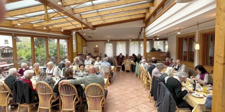 Gemütliche Mutter- und Vatertagsfeier des Pensionistenverbandes Ortsgruppe Gschwandt