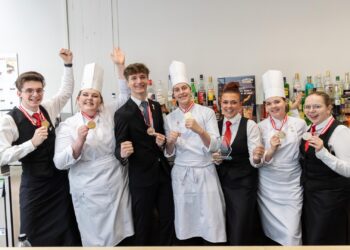 Goldregen für Oberösterreichs Tourismusnachwuchs bei den JuniorSkills Austria 2025