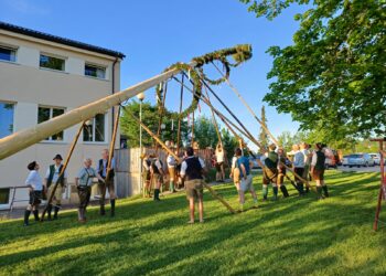 Der Maibaum grüßt von der Guglberg