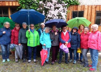 Regen-Wanderung der Ager entlang