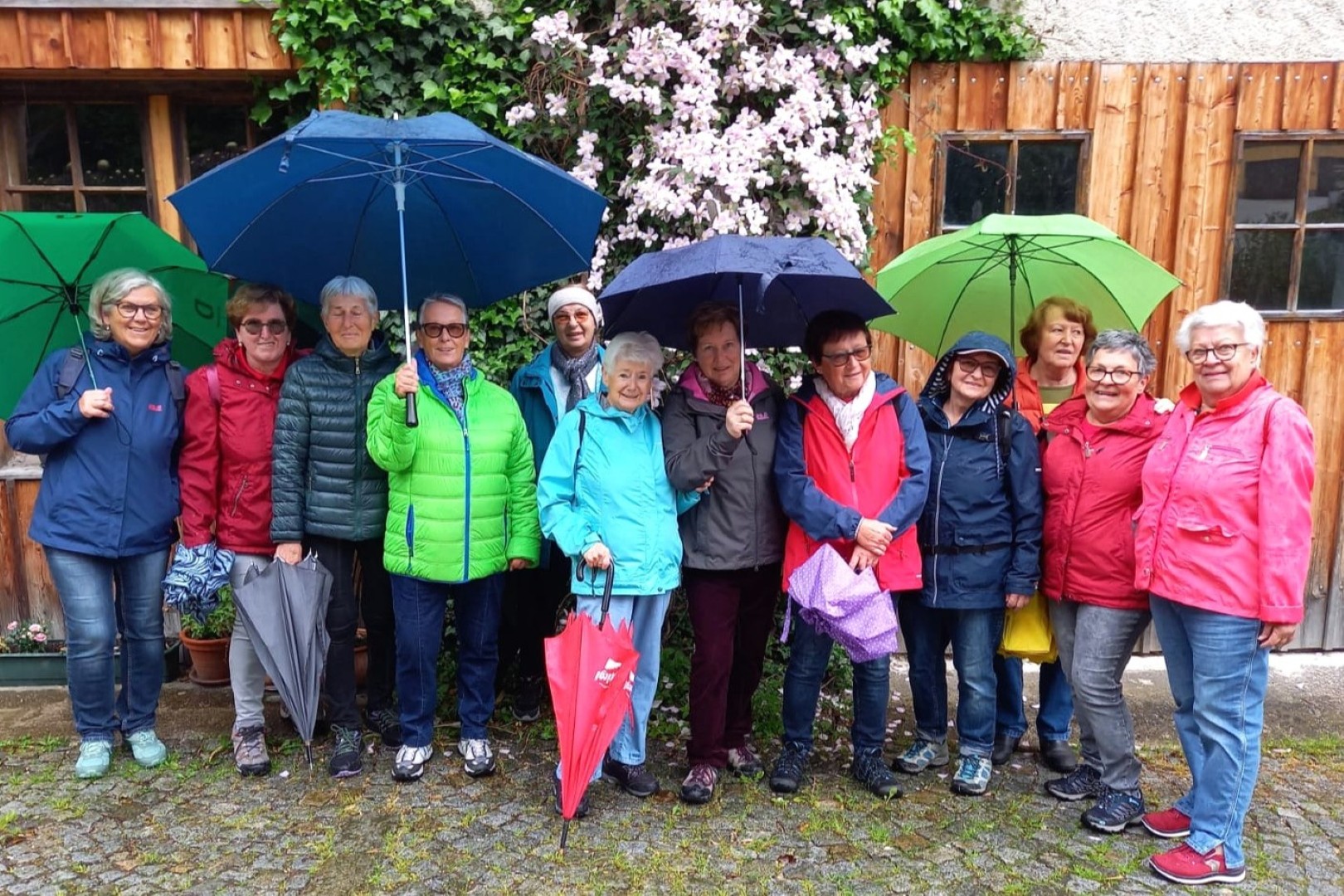 Regen-Wanderung-der-Ager-entlang
