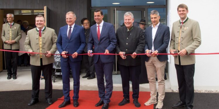 Feierliche Eröffnung des neuen Probenheims der Werkskapelle Laufen Gmunden-Engelhof