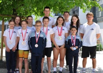 SV Vöcklabruck glänzt mit 17 Medaillen bei OÖ LM Lange Strecken Landesmeistertitel über 400 m Lagen für Azra Dautovic