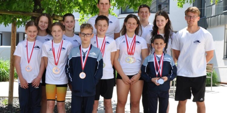 SV Vöcklabruck glänzt mit 17 Medaillen bei OÖ LM Lange Strecken Landesmeistertitel über 400 m Lagen für Azra Dautovic