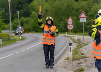 74 neue Verkehrsregler für die Feuerwehren erfolgreich ausgebildet