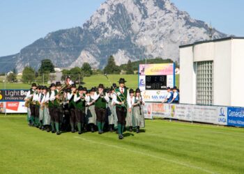 Im Gleichschritt zum ausgezeichneten Erfolg!