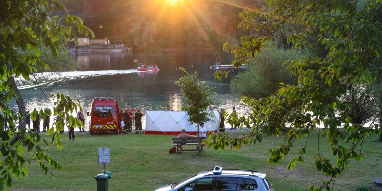 Regungslose Person bei Badesee in Regau reanimiert