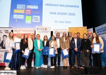 Erfolgsgeschichte: Praxismodell Business School Vöcklabruck startet durch