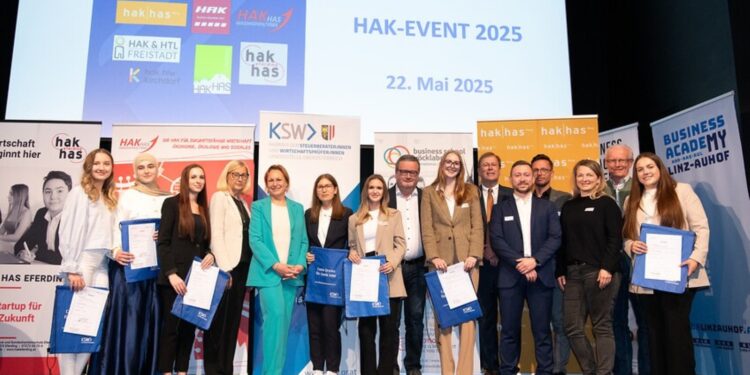 Erfolgsgeschichte: Praxismodell Business School Vöcklabruck startet durch