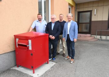 Bücherrückgabebox der Stadtbücherei