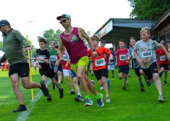 Spitzberg Crosslauf begeistert junge Läuferinnen und Läufer sowie das Publikum