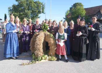 Großes 50 Jahre Jubiläum der Goldhauben- Kopftuch- und Hutgruppe Gschwandt 