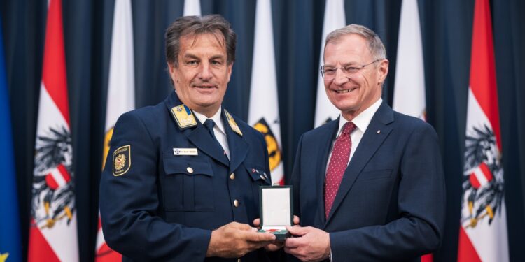 Landesauszeichnungen für Wasserretter/-innen aus dem Salzkammergut!