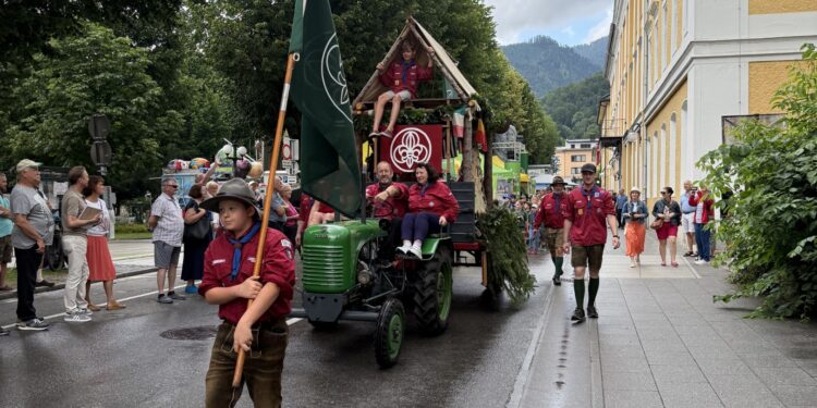 Pfadfindergruppe Bad Ischl begeistert beim Stadtfest – mit dem ersten mobilen Pfadfinderlager Österreichs