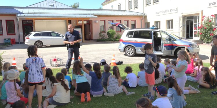 332 neue Kinderpolizisten in Laakirchen