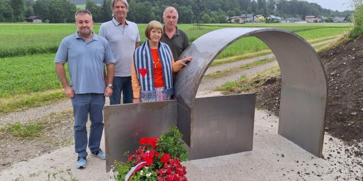Denkmal für polnischen Zwangsarbeiter in Landertsham