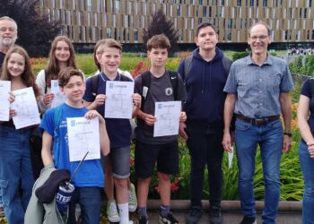 Bei der 32. VOESTALPINE Mathematik-Miniolympiade sind Mathias SCHIRK und Philipp GUTENTHALER unter den Top 10