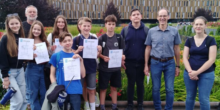 Bei der 32. VOESTALPINE Mathematik-Miniolympiade sind Mathias SCHIRK und Philipp GUTENTHALER unter den Top 10