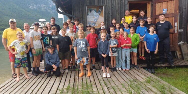 Die Wasserrettung Bad Goisern lud zum Nautik Tag am Hallstättersee